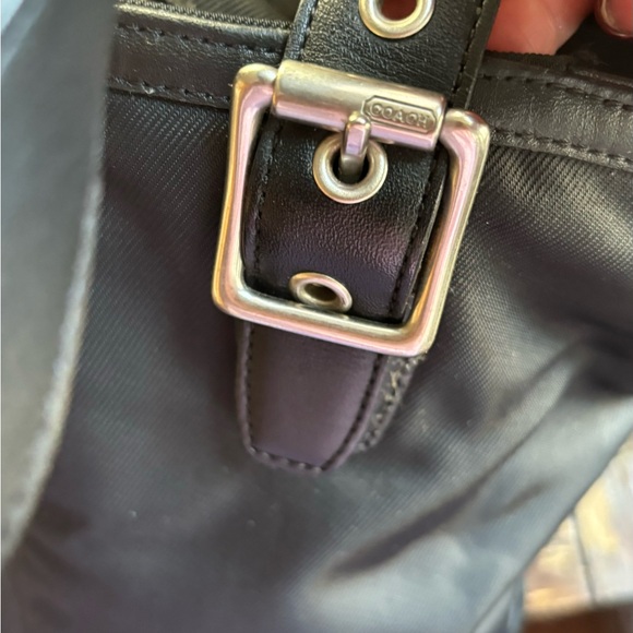 Authentic COACH 1941 (VINTAGE) leather/canvas zip top closure shoulder bag - Picture 4 of 11